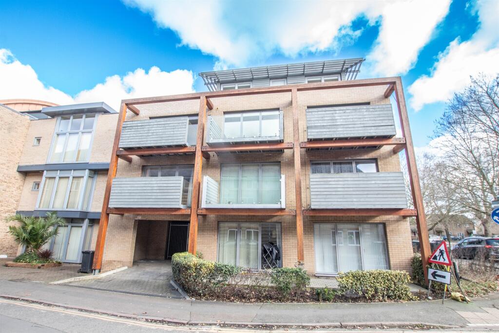 Main image of property: New Street, Cambridge