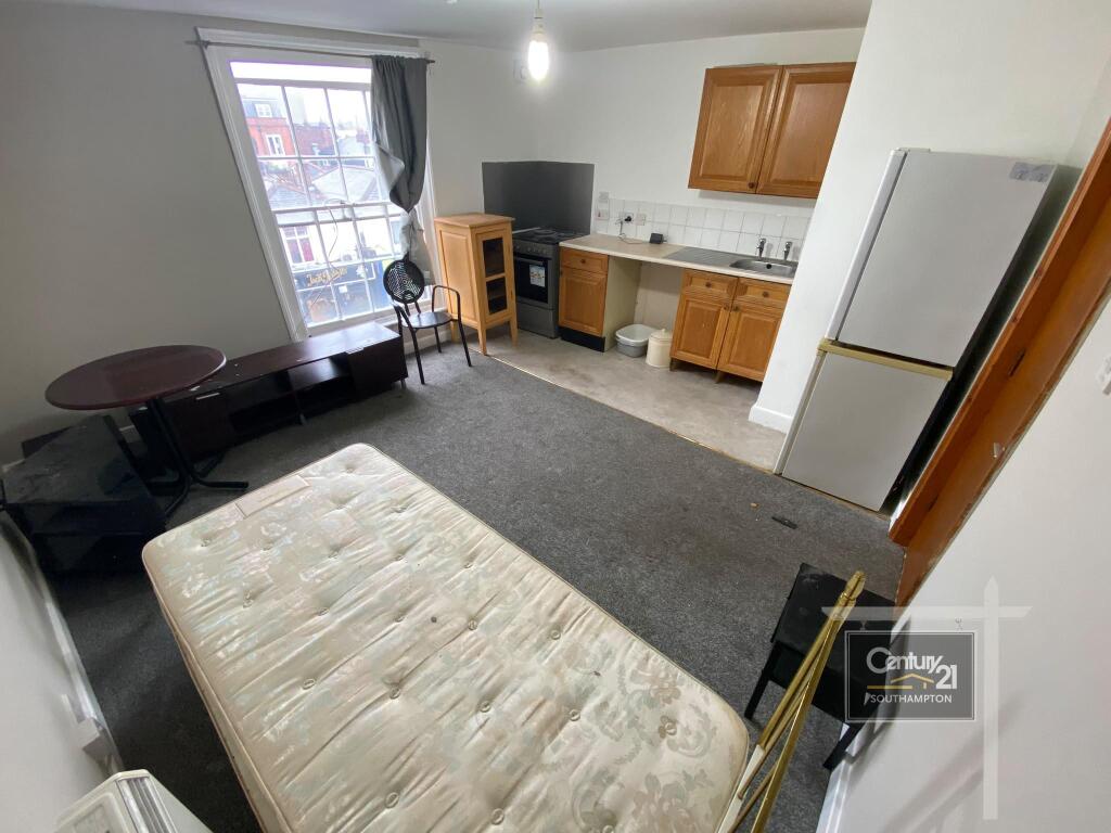 Apartment in Southampton - View 2