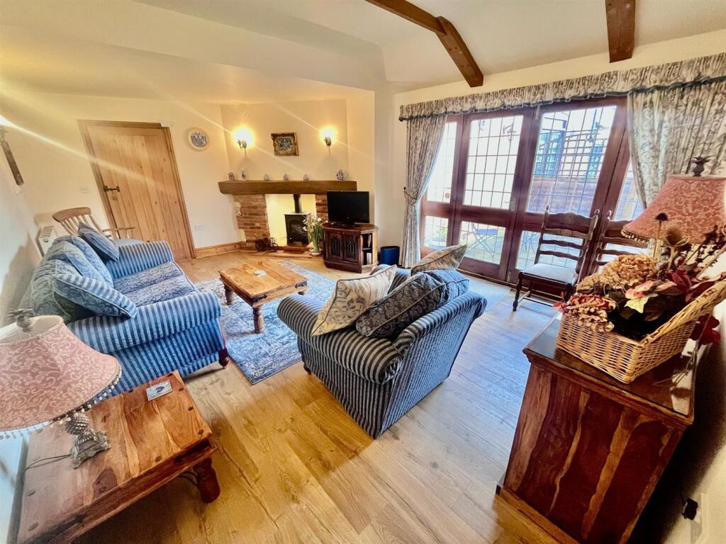 House in Lincoln - View 2