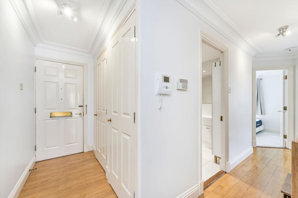 Apartment in London - More
