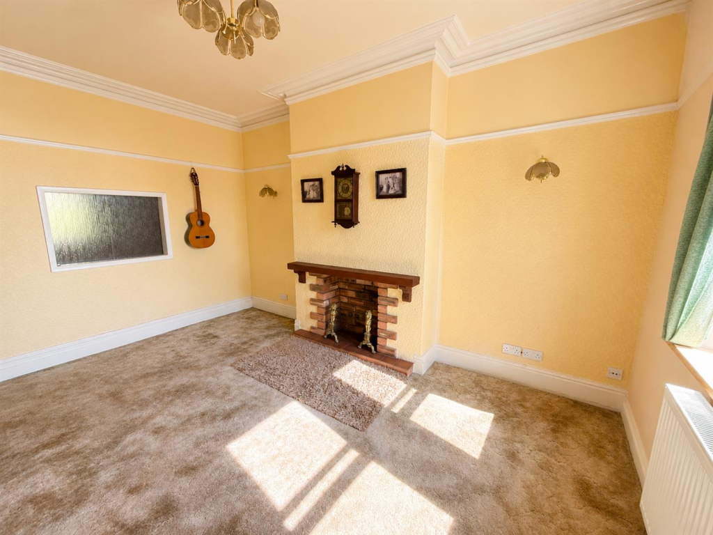 House in Heswall, Liverpool City Region - View 2