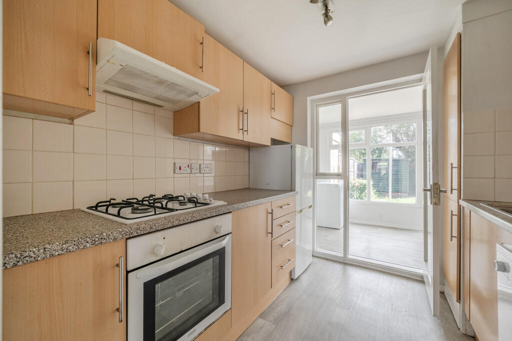 House in Slough - View 5