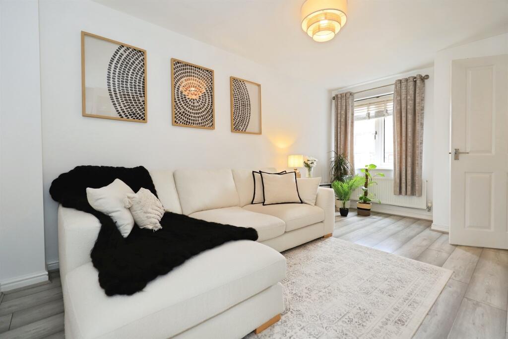 House in Wolverhampton, Low Hill - View 3