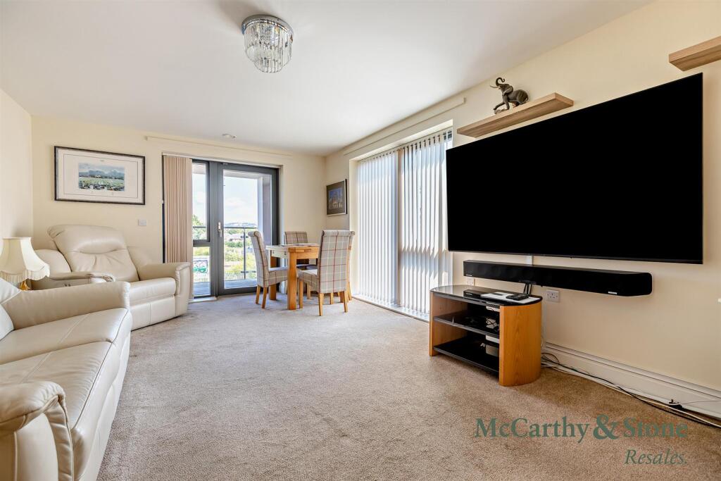 Apartment in Taunton - View 2