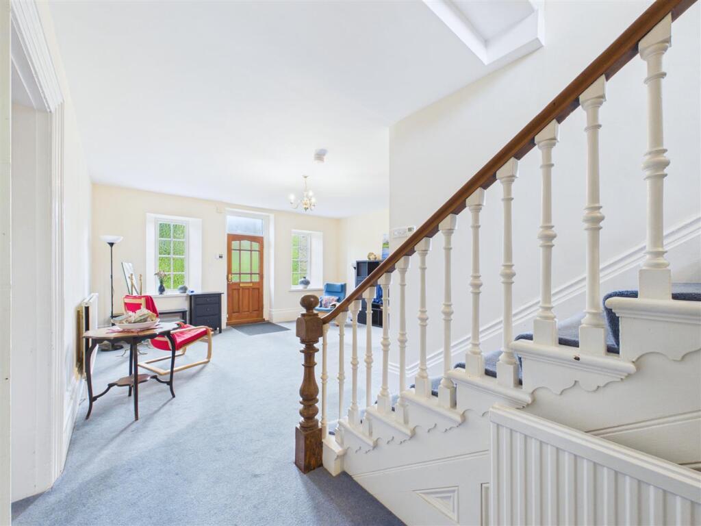 Period Family Property Plus Four Apartments, Shirecliffe Road photo 3