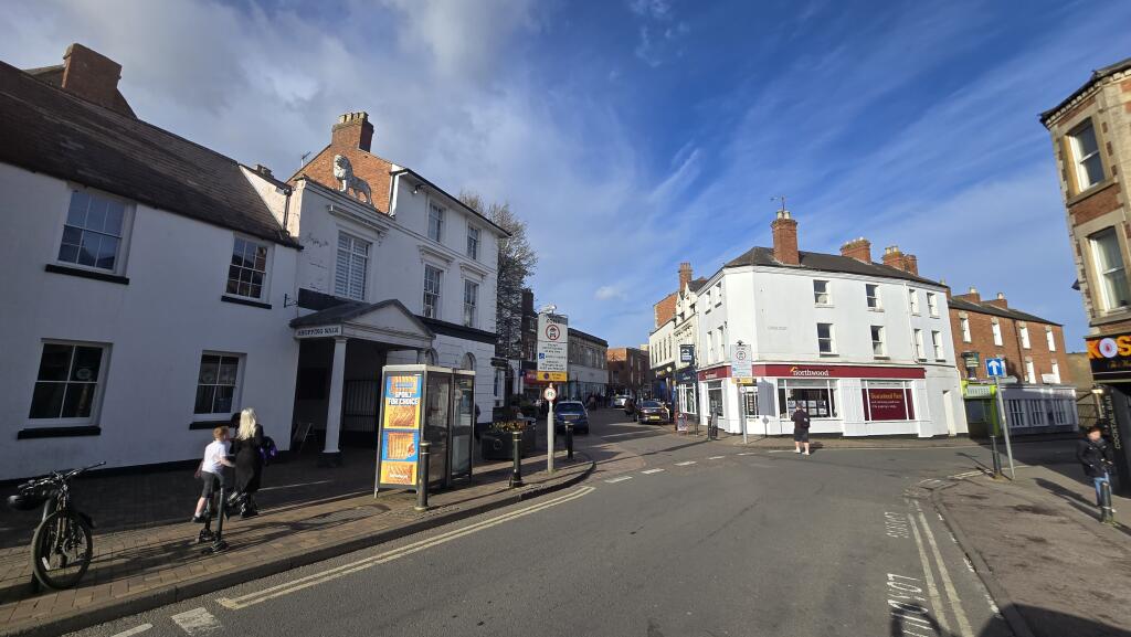 Main image of property: London and County Mews, OX16