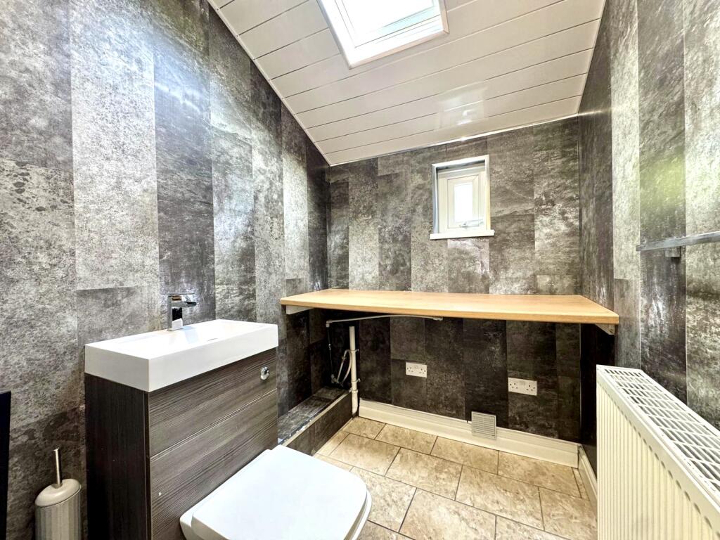 House in Merthyr Tydfil, Cefn-coed-y-cymmer, Cefn Coed - More