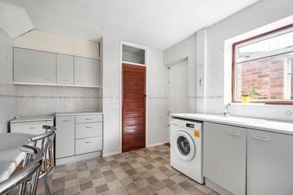 Whitemoor Road, Kenilworth, Warwickshire, CV8 photo 3