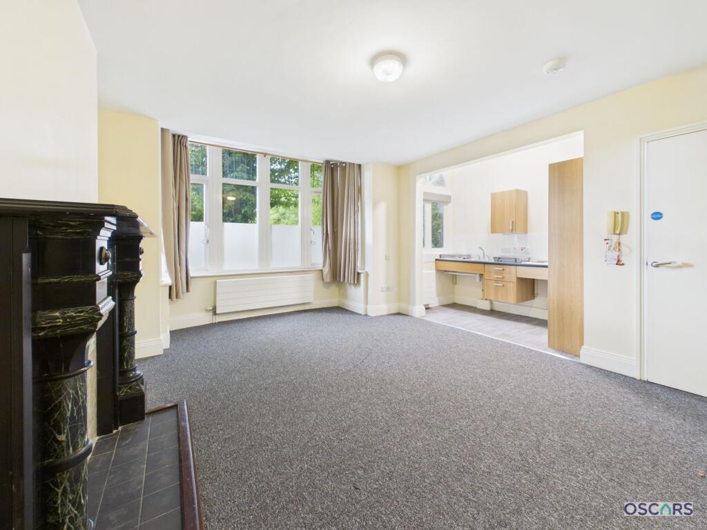 Apartment in Hull - View 4