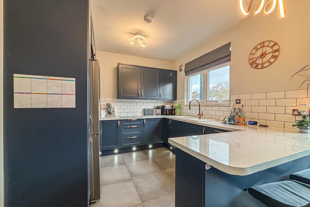Hildaville Drive, Westcliff-on-Sea photo 4