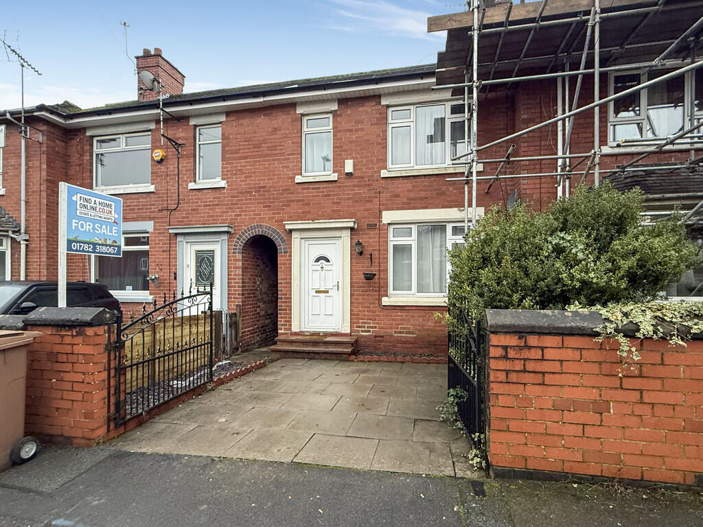2-bed house on Barber Road, Chell , Stoke On Trent, £120,000