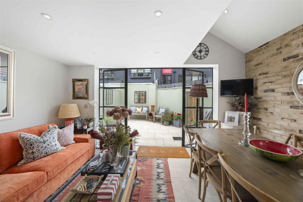 House in London - More