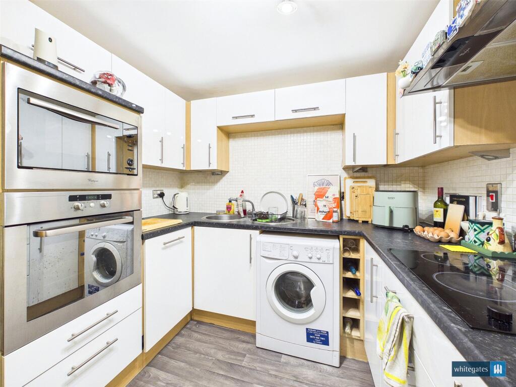 Kentmere Drive, Lakeside, Doncaster, South Yorkshire, DN4 photo 4