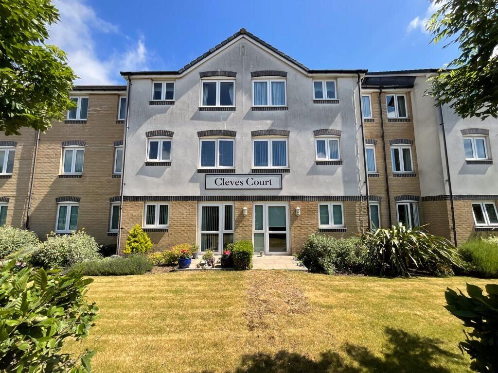 Main image of property: Flat 25 Cleves Court, 139 London Road, Hadleigh, Benfleet, Essex, SS7 2RA