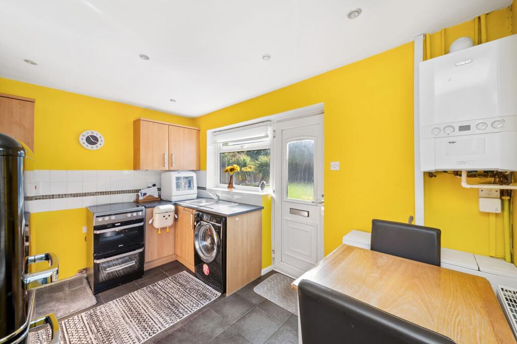 Thornleigh Drive, Wakefield, WF2 photo 4