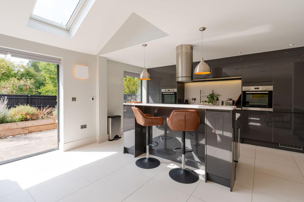House in South Oxfordshire, Sandford-on-Thames - More