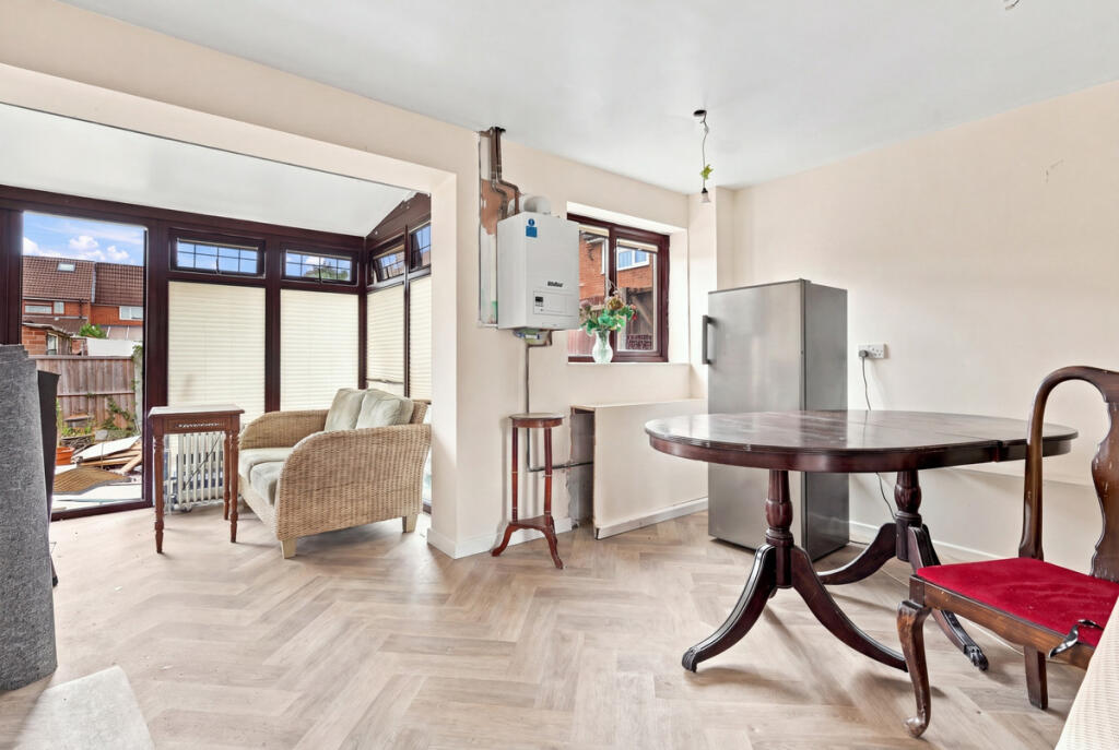 House in Southend-on-Sea - View 5