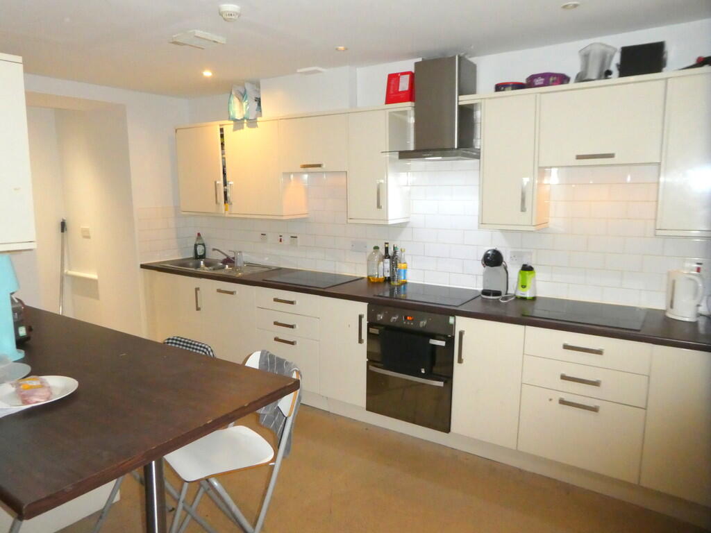 1 bedroom house share for rent
