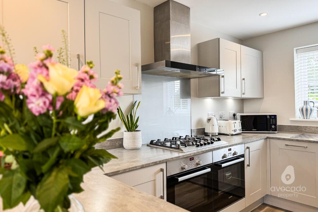 House in Wokingham, Emmbrook - View 5