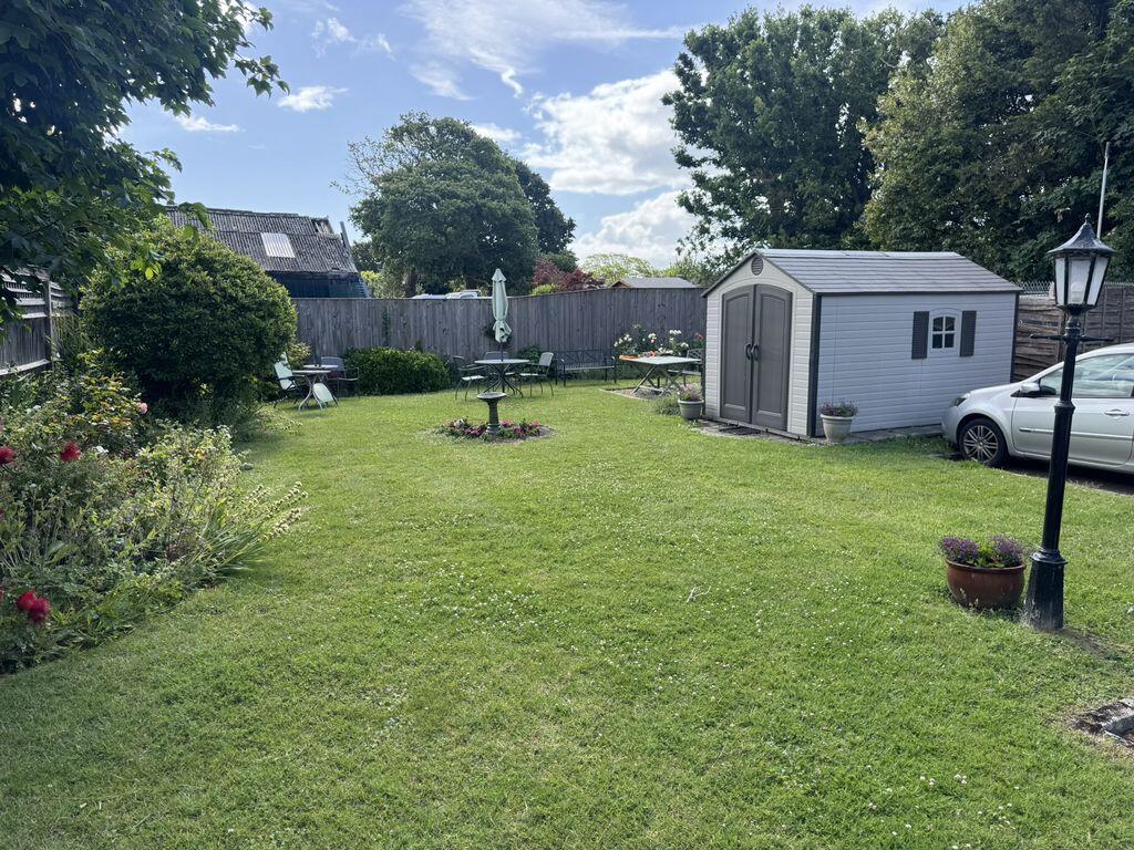 Apartment in Havant, South Hayling - More