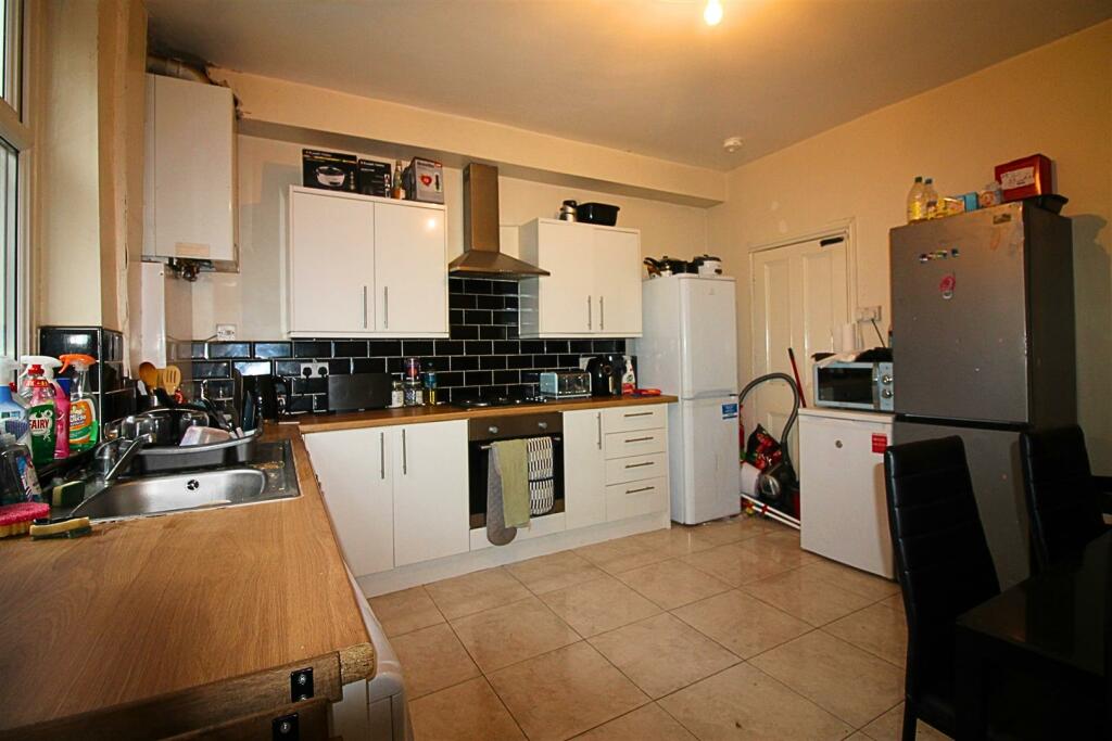 Royal Park Road, Hyde Park, Leeds – pohled 2