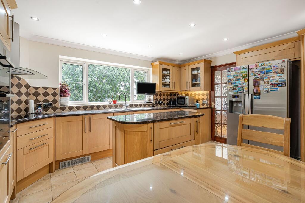 House in Tadworth, Kingswood - View 3