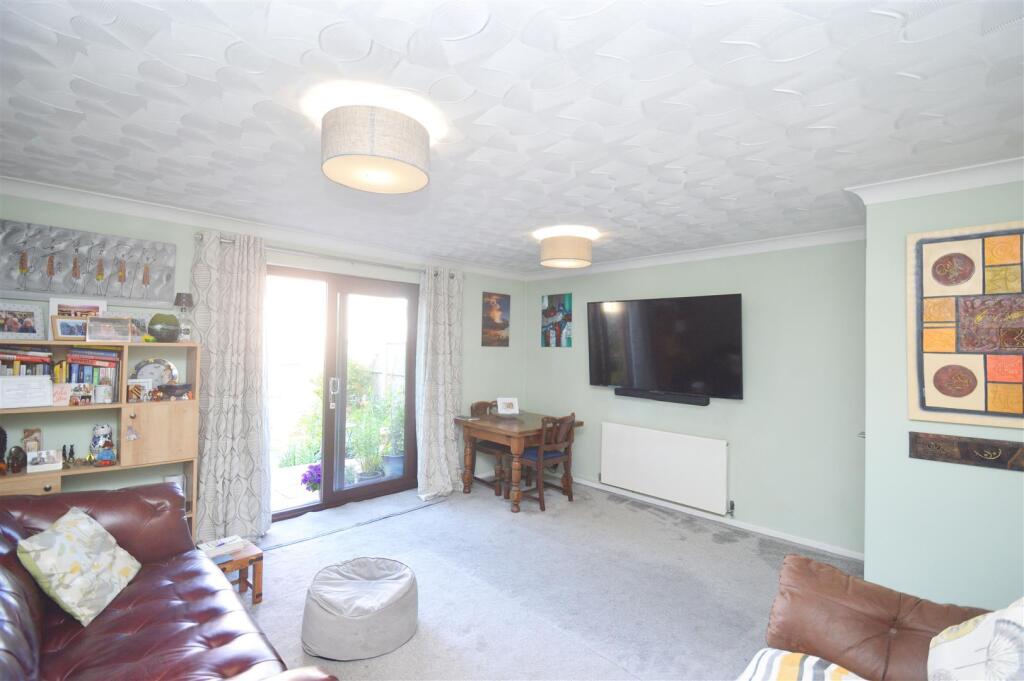 House in Carisbrooke, Gunville, Newport - More