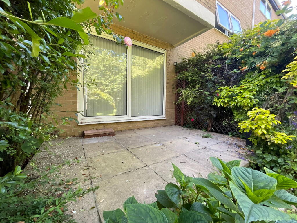 Apartment in Sefton, Liverpool City Region - View 4