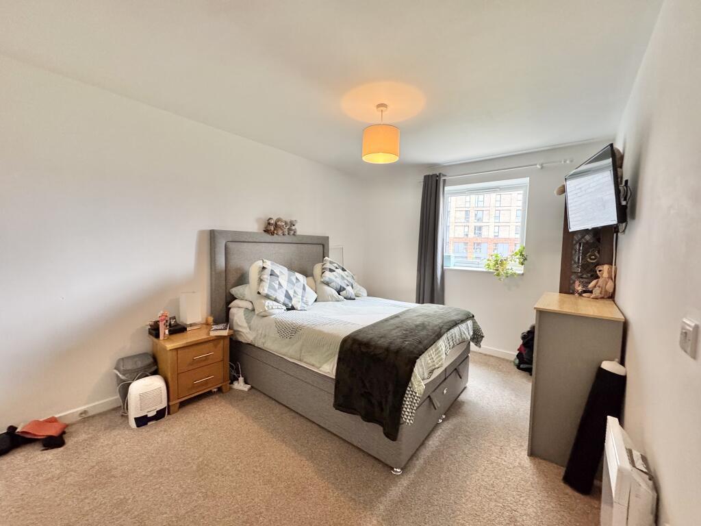 Apartment in Manchester, City Centre - View 5