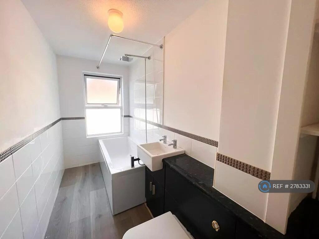 6 bedroom terraced house for rent