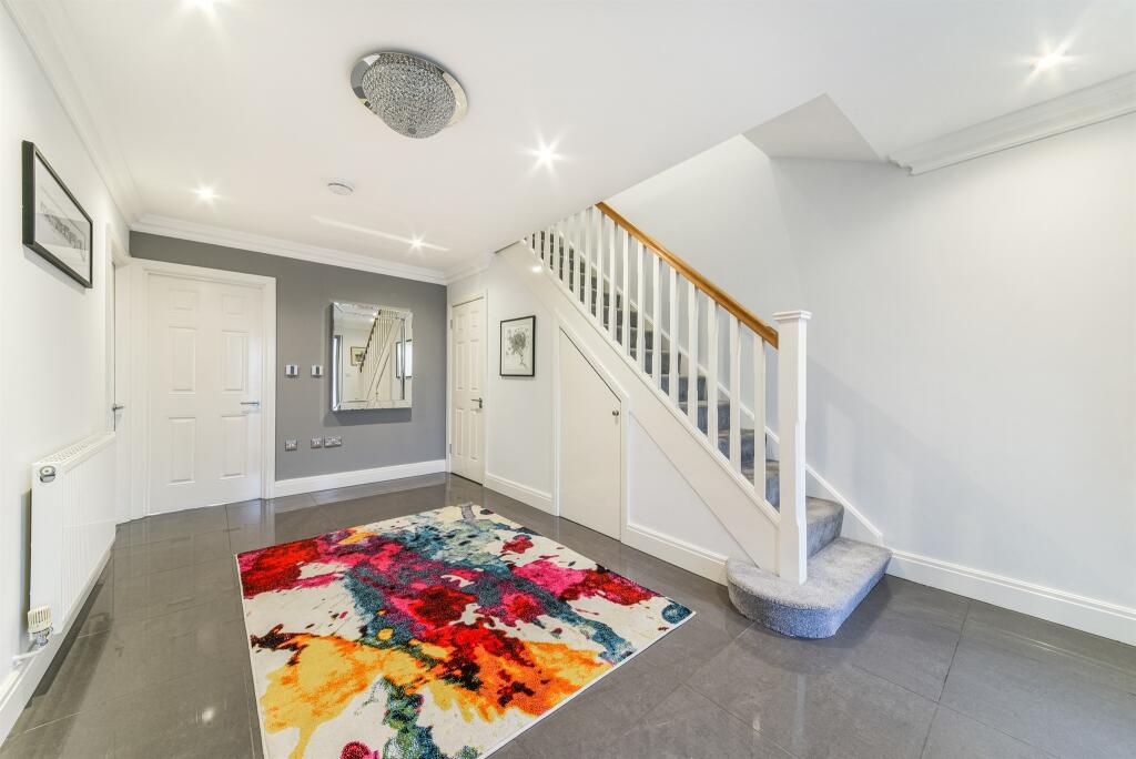 House in Croydon - View 5