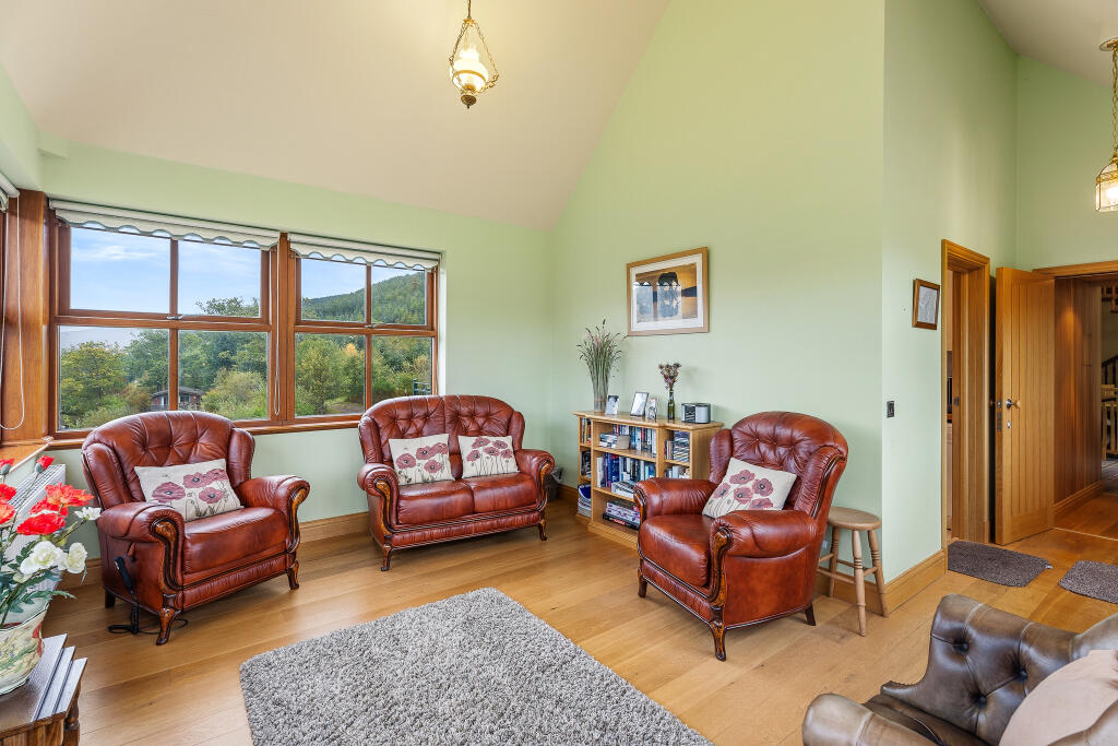 House in Lochearnhead, Stirling - More