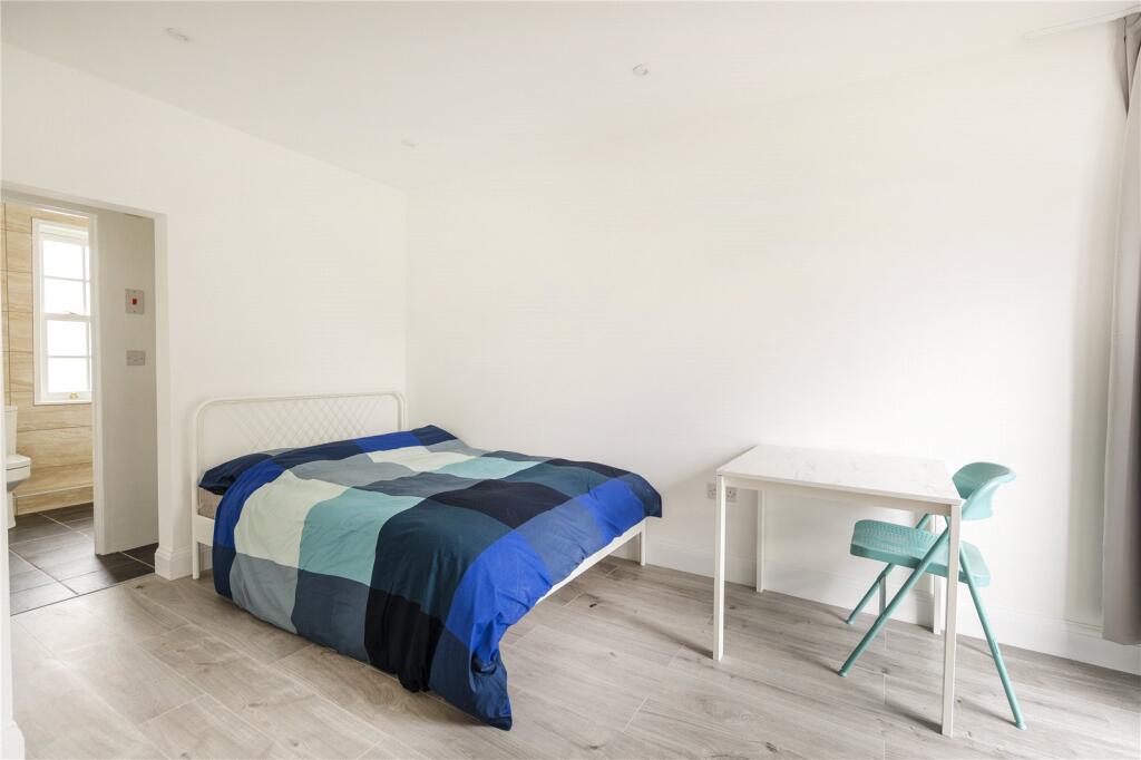 1 bedroom house share for rent