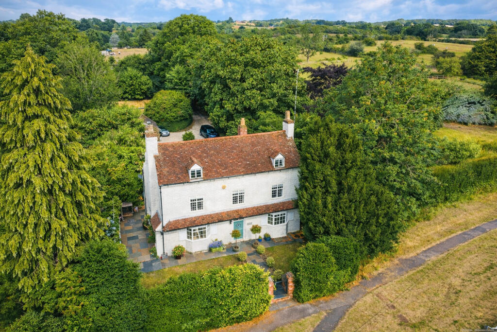 Main image of property: Stratford Road, Henley-In-Arden, Video & VR