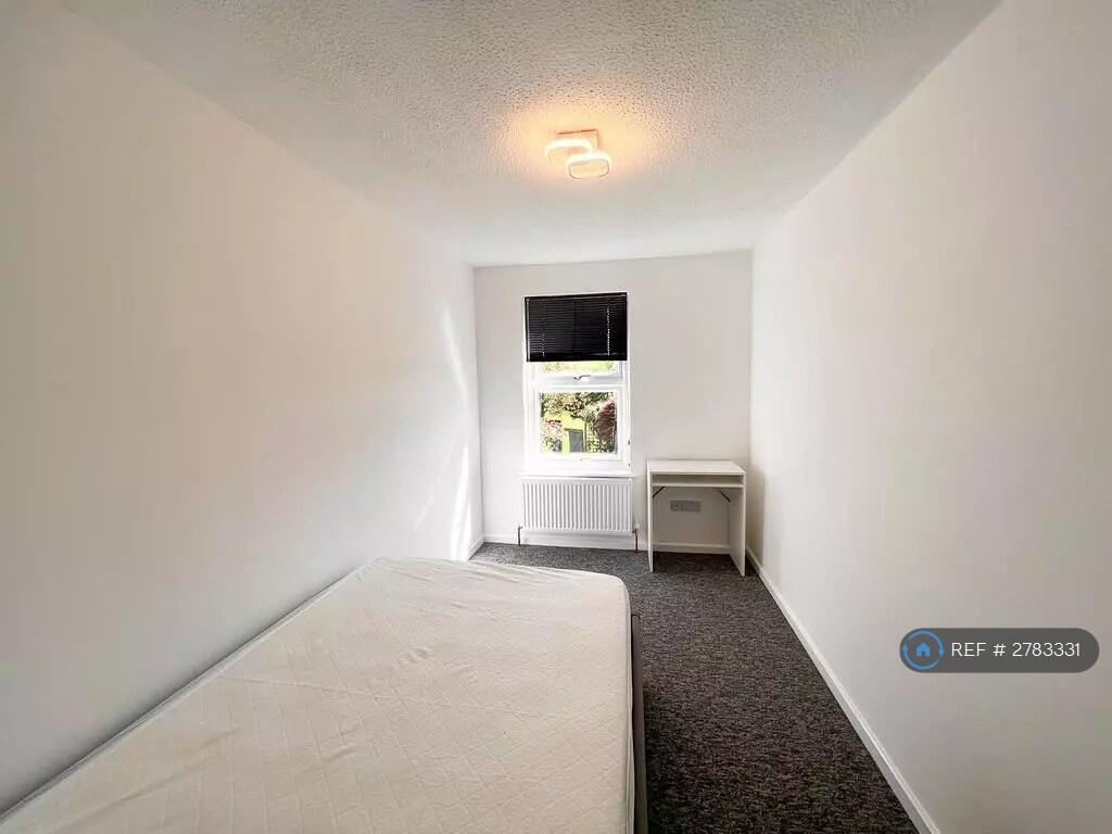 6 bedroom terraced house for rent