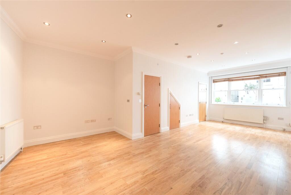 3 bedroom mews property for rent