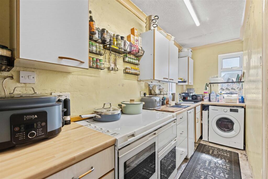 House in Twickenham - View 4