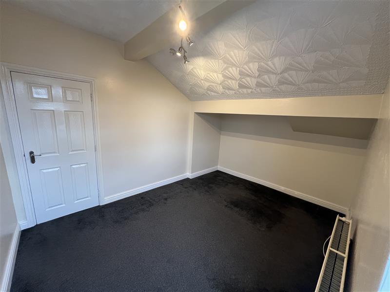 Apartment in Stockport, Heaviley, Cale Green - View 4
