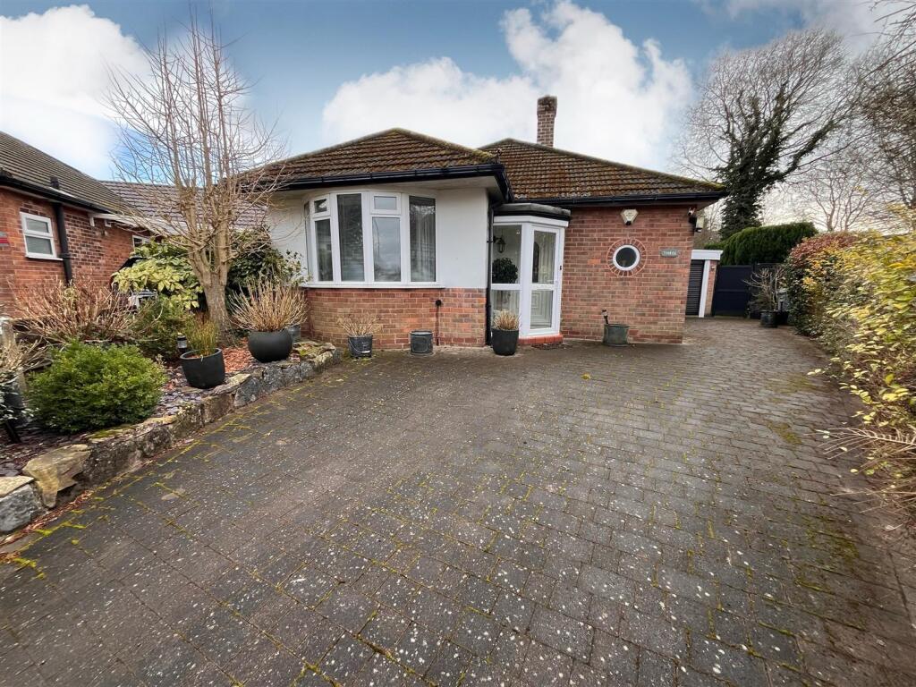 2-bed detached on Stanneylands Drive, Wilmslow, £529,950