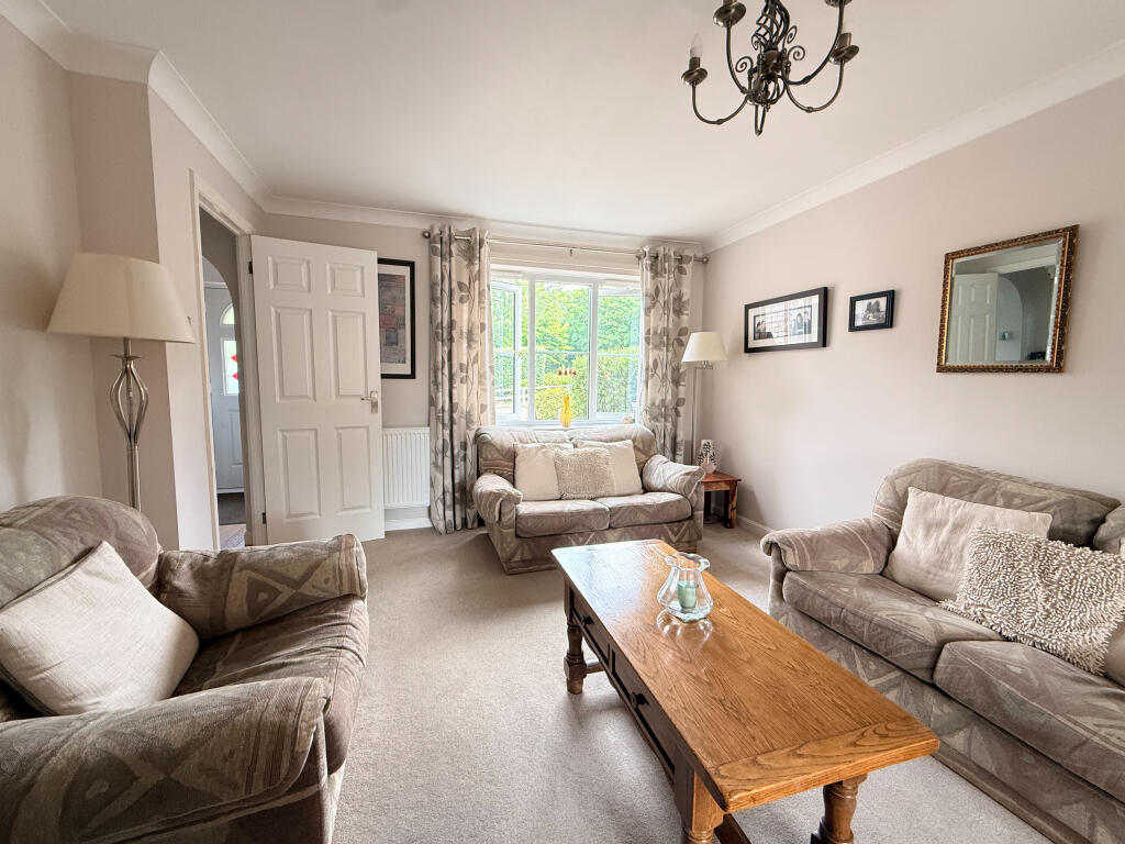 Husenbeth Close, Costessey, Norfolk photo 4