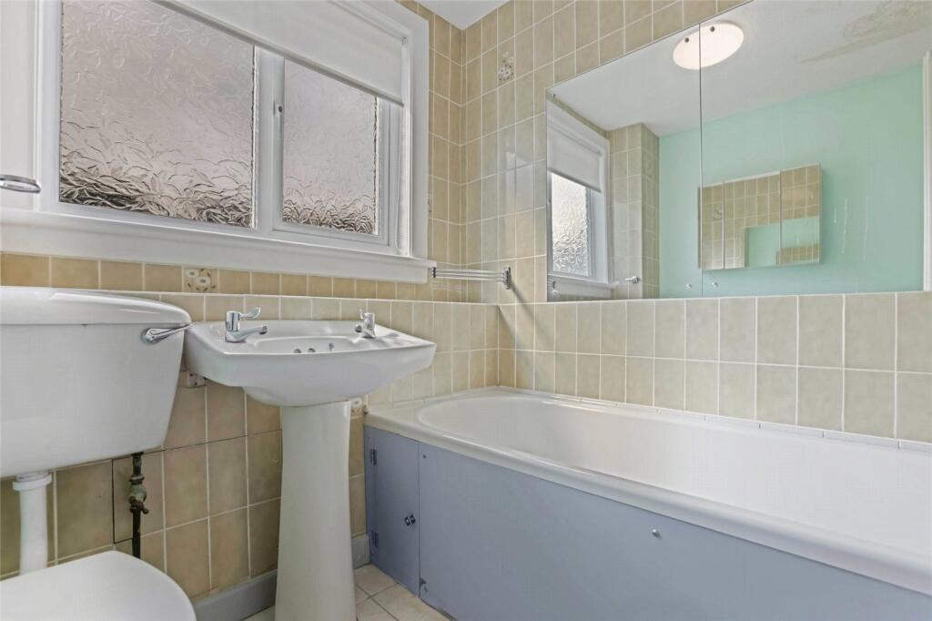 House in Glasgow, South Lanarkshire - More