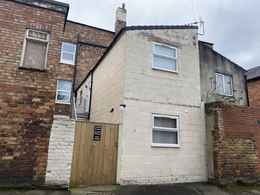 Main image of property: Flat 2, 5 Royal Avenue