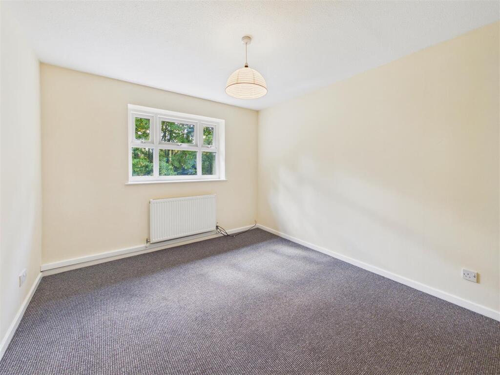 House in Hull - View 5