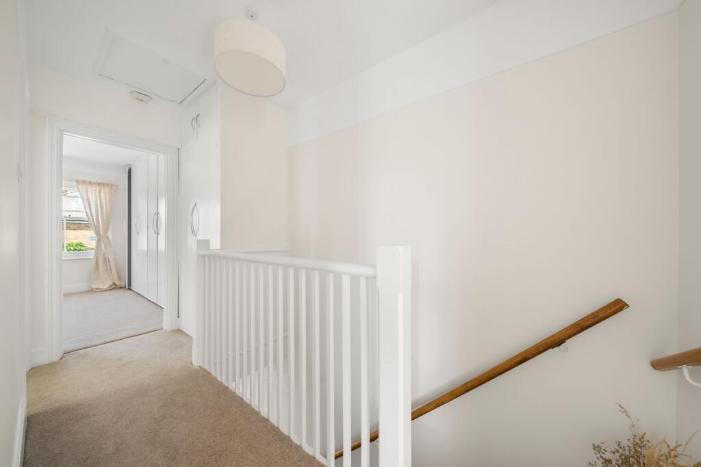 House in Elmbridge, Cobham - View 5