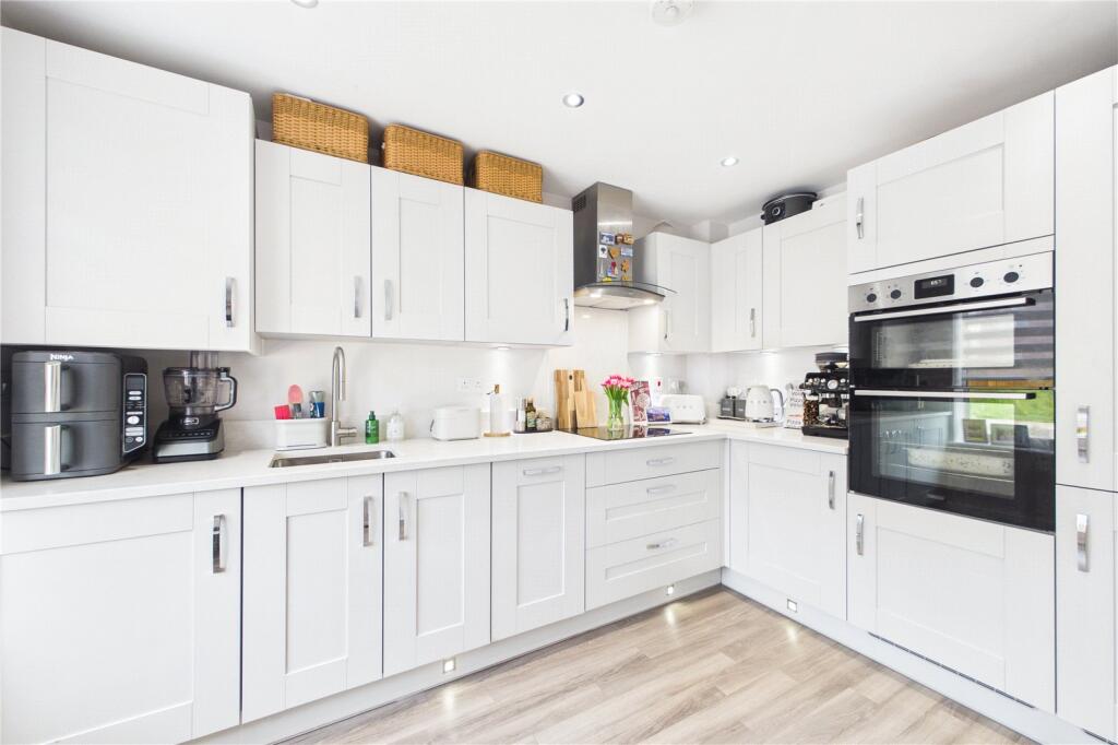 Star Rise, Spencers Wood, Reading, Berkshire, RG7 photo 3