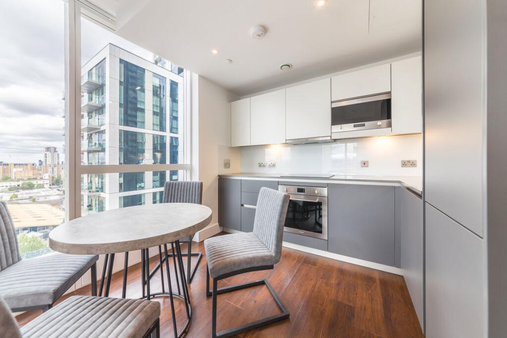 Main image of property: Maine Tower, Canary Wharf, London