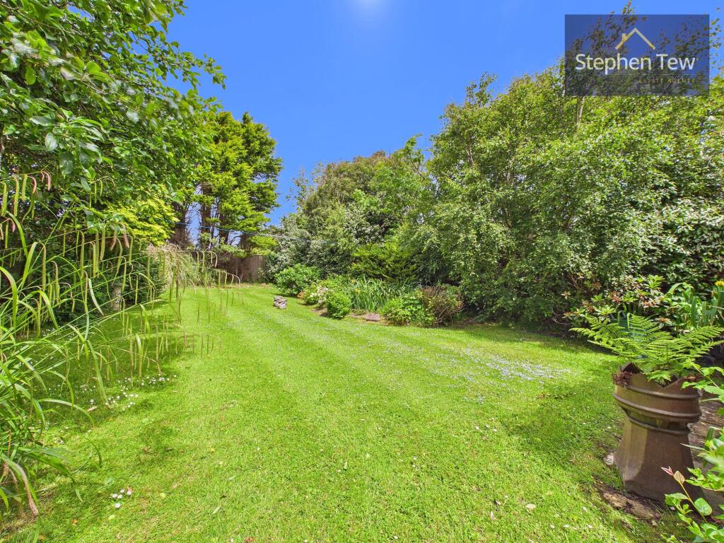 Mossom Lane, Thornton-Cleveleys, FY5 photo 4