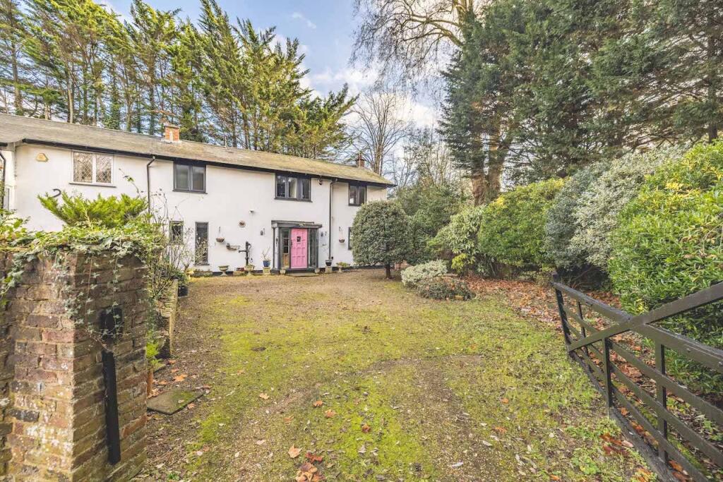 Main image of property: Berry Hill, Taplow, SL6
