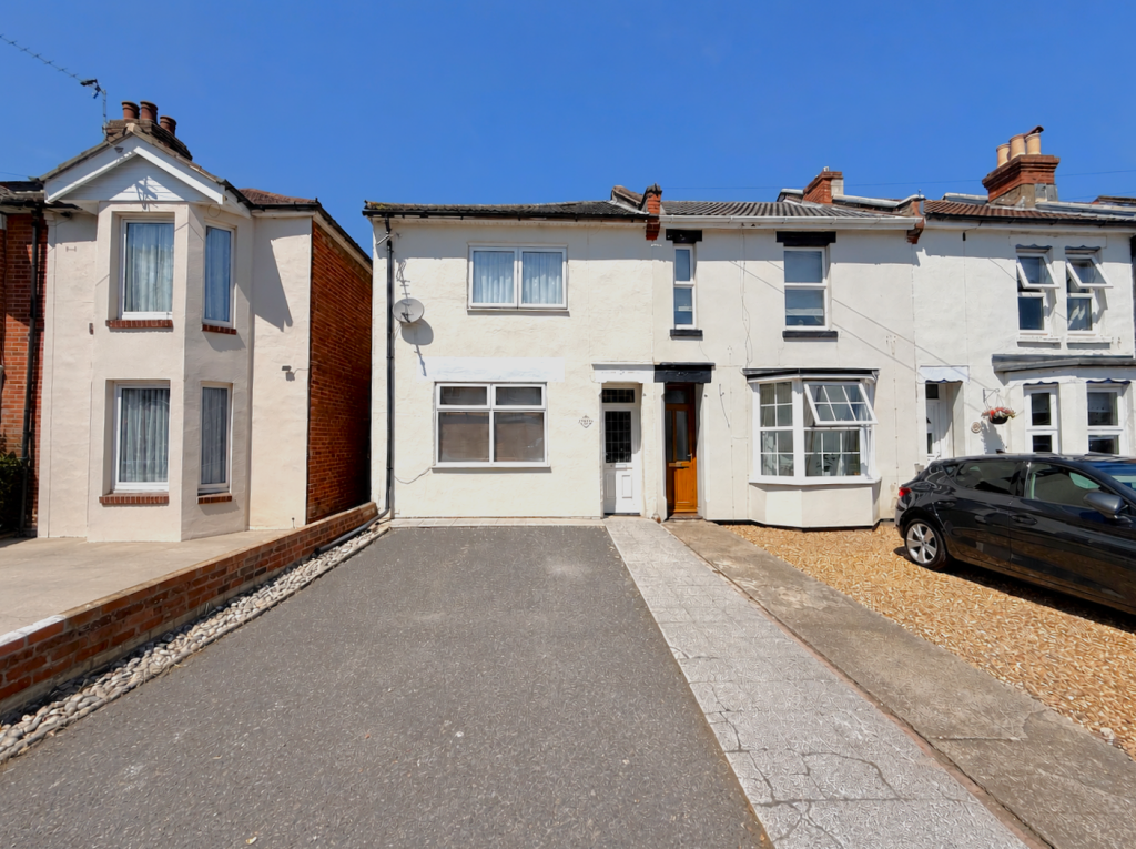 3-bed terraced on Paynes Road, Freemantle, Southampton, £310,000