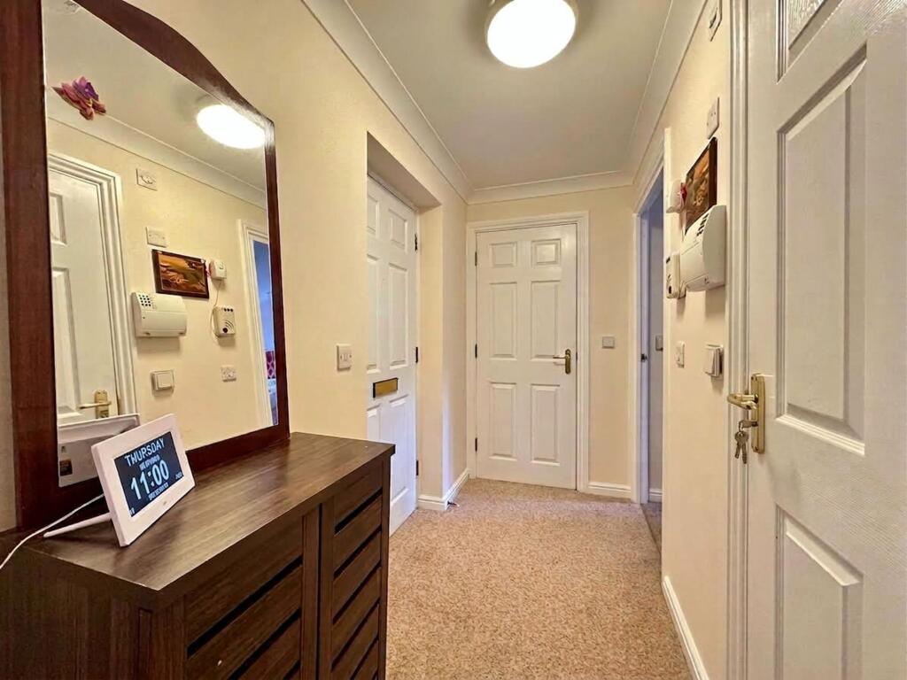 Apartment in Basildon, Great Burstead and South Green - More
